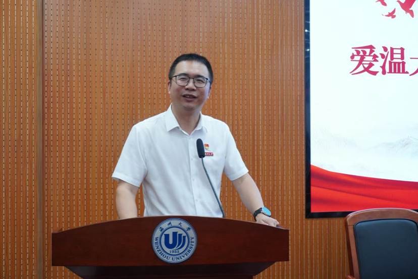 4cd09d4af9092639419d7dc3acbe9ac